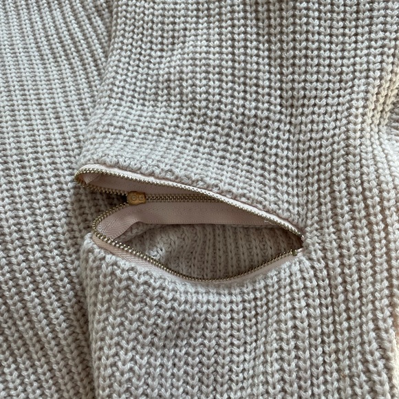 LF Turtle Neck Sweater - Picture 3 of 5